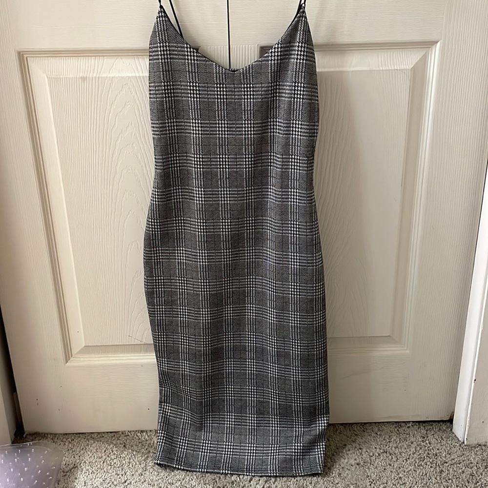 Size Small houndstooth body con dress